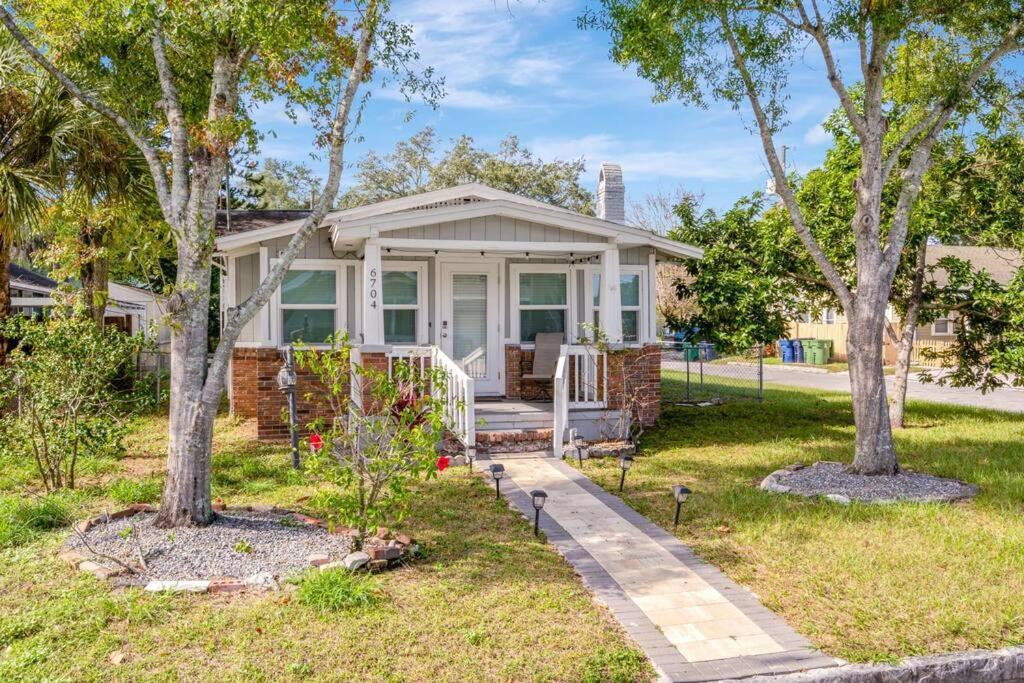 Cozy Bungalow With Patio & Grill, Private And Location Tampa Exterior photo