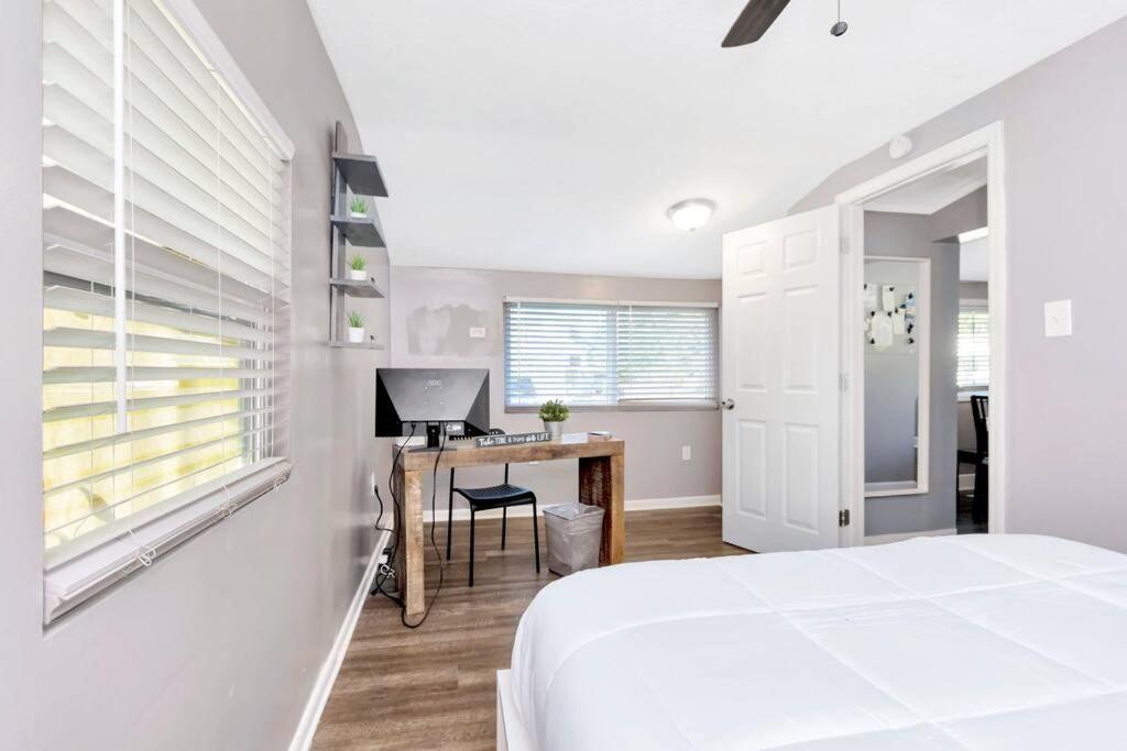 Cozy Bungalow With Patio & Grill, Private And Location Tampa Exterior photo